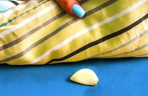 put garlic under pillow when u sleep